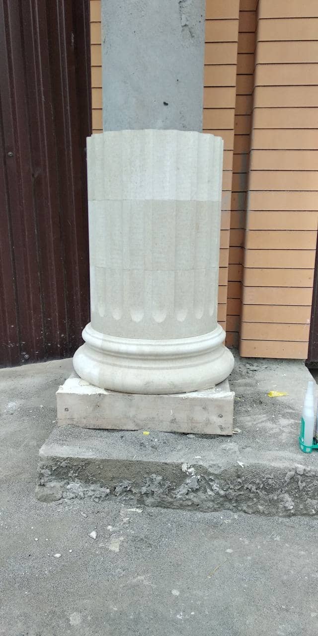 Капители из камня